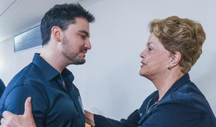 Felipe Neto pede desculpas à ex-presidente Dilma Rousseff e posa com Lula