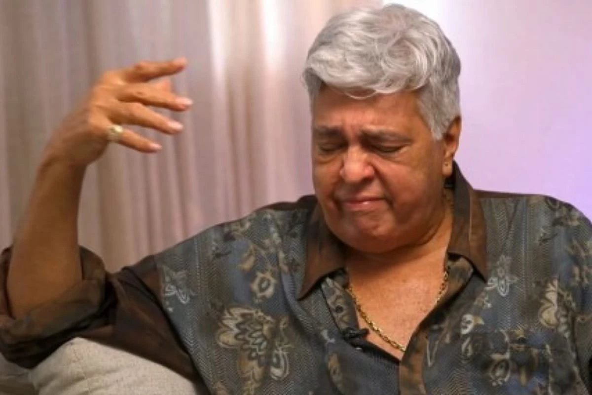 Cantor perde caso e leiloa mansão para compensar entregador mordido que pulou no riacho para se salvar