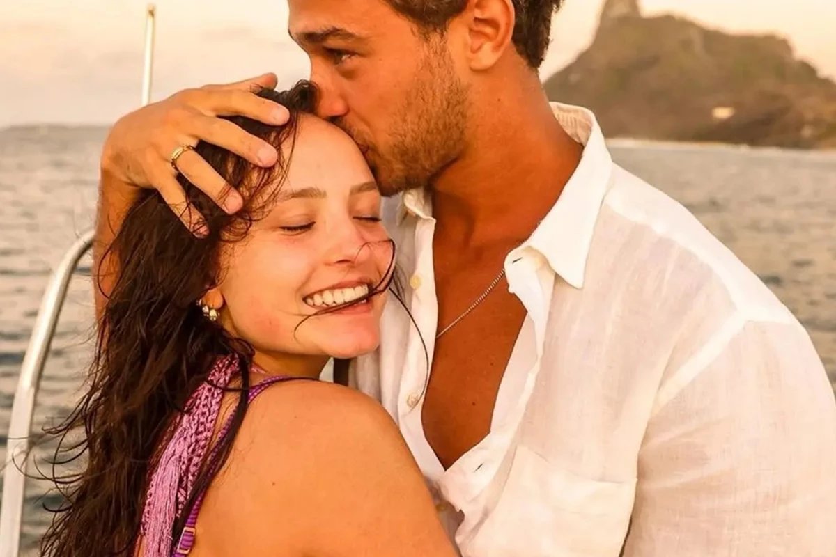 André Luiz Frambach e Larissa Manoela farão uma pausa na carreira com a chegada do primeiro filho