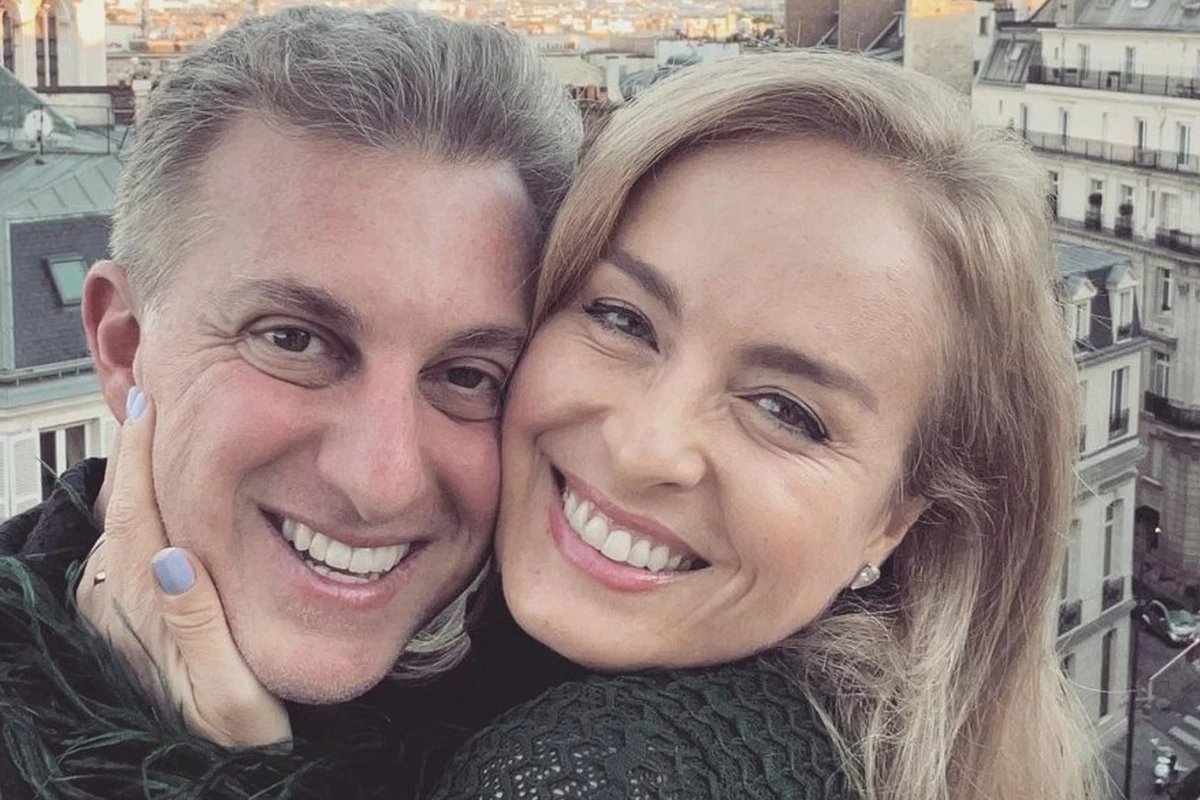 Luciano Huck reflete sobre 20 anos de casamento com Angélica: ‘Sem companheiro de margarina’