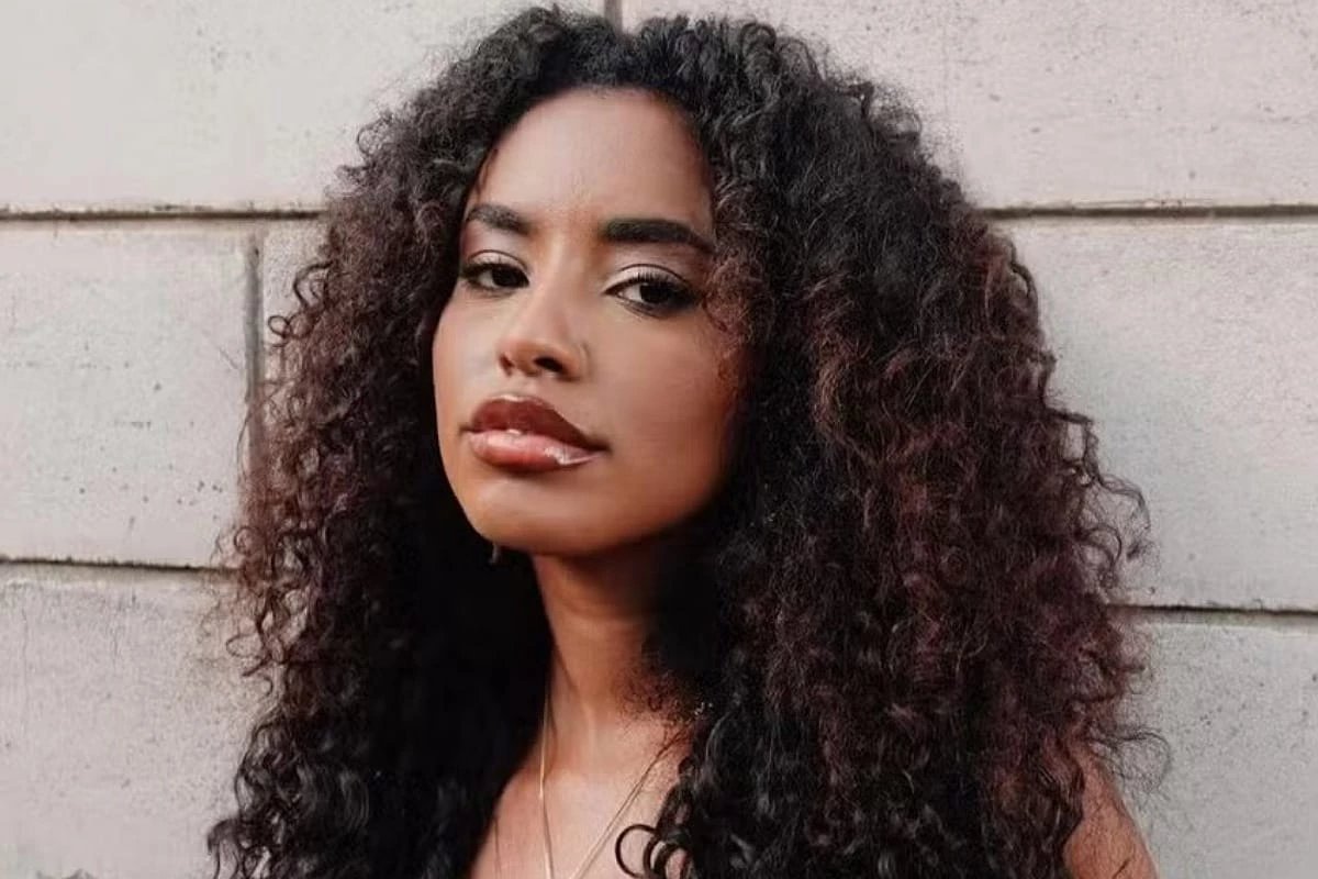 A atriz da Globo revelou que já namorou mulheres e atualmente namora uma co-estrela do Mania de Você