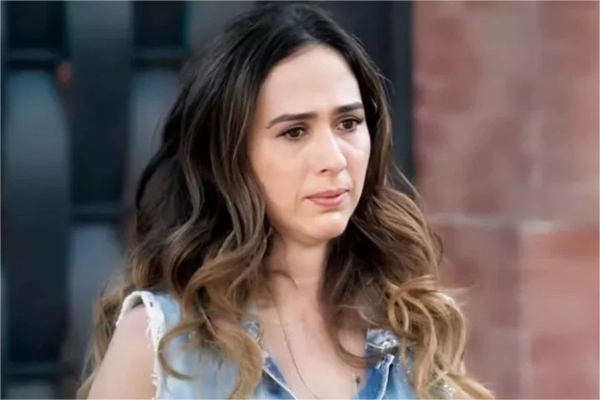 Atriz compartilha foto e dá notícia triste aos internautas