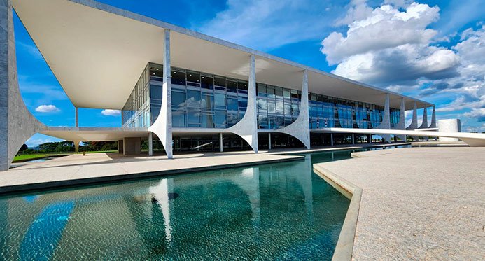 6×1: Governo monitoriza debate sobre alterações no horário de trabalho