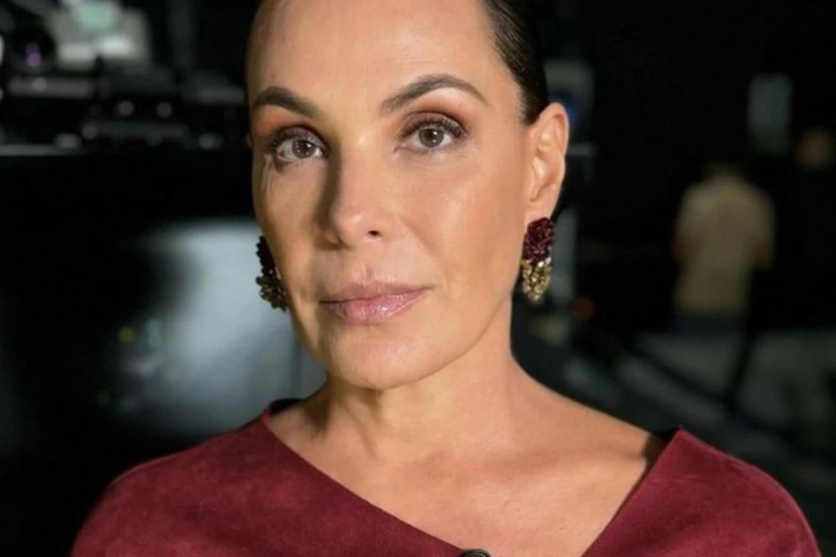 Carolina Ferraz desabafa sobre pressão estética e críticas nas redes sociais: ‘Me sinto muito bem’