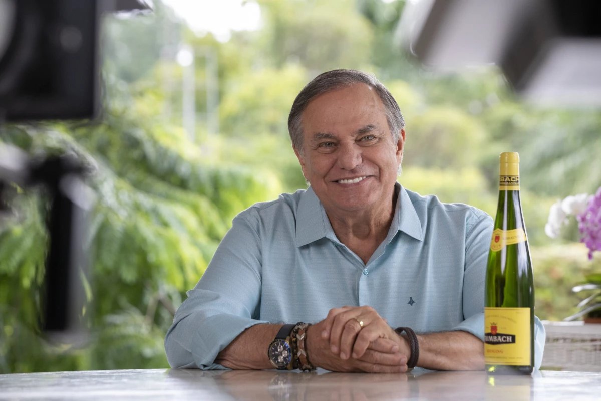 Coube à esposa de Ronnie Von dar a notícia sobre a saúde do cantor após o acidente: ‘Eu vi a queda’