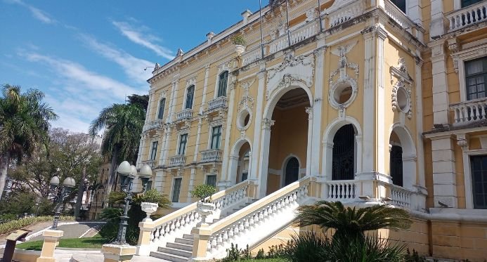Governo do Espírito Santo anuncia abono salarial para servidores estaduais