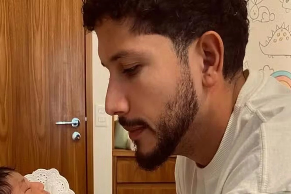 Yuri Lima mostra pela primeira vez fotos da filha com Iza: 'Ainda estou pensando...'