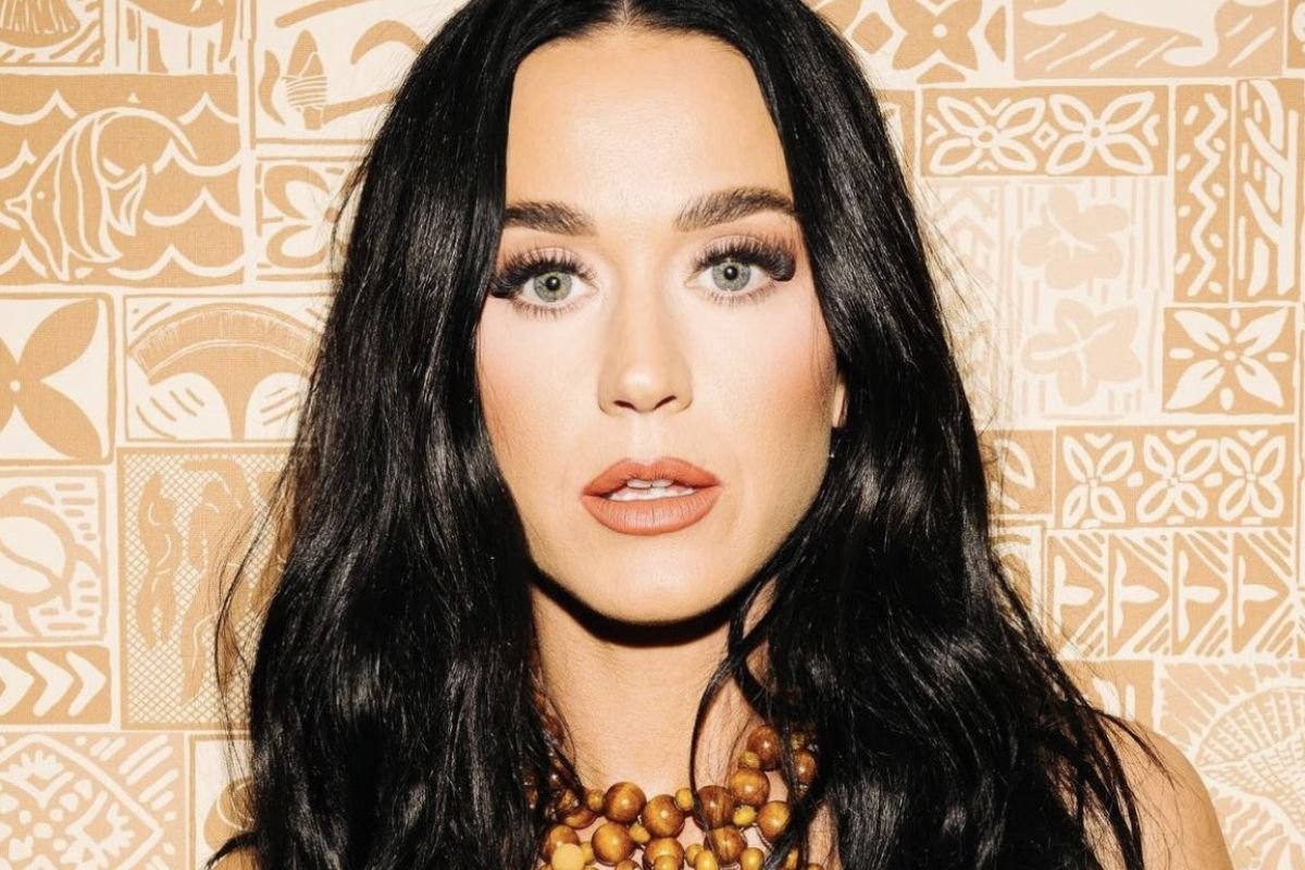 Katy Perry compartilha e pede ajuda ao RS