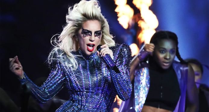 Lady Gaga fará show gratuito na Praia de Copacabana em maio de 2025, diz jornal