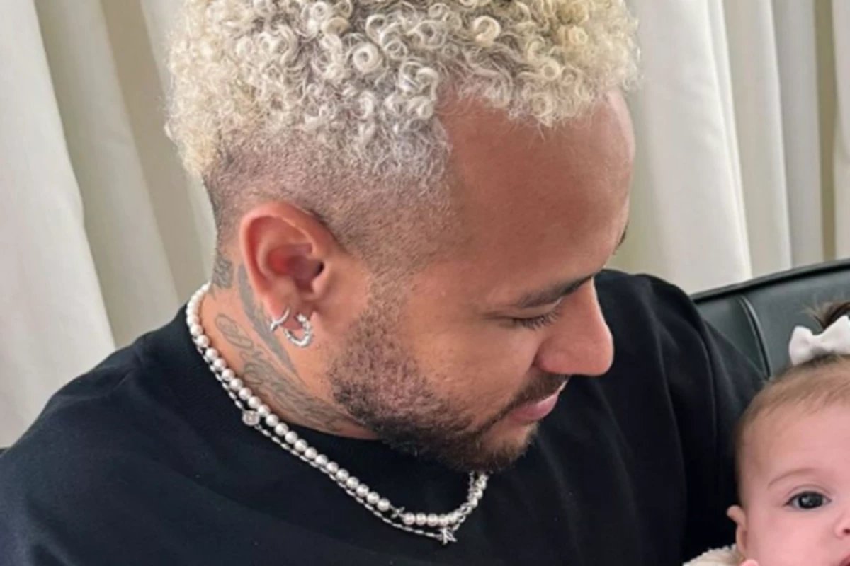 Neymar pega todo mundo de surpresa ao aparecer com uma nova filha e o que ele fala chama a atenção de todos
