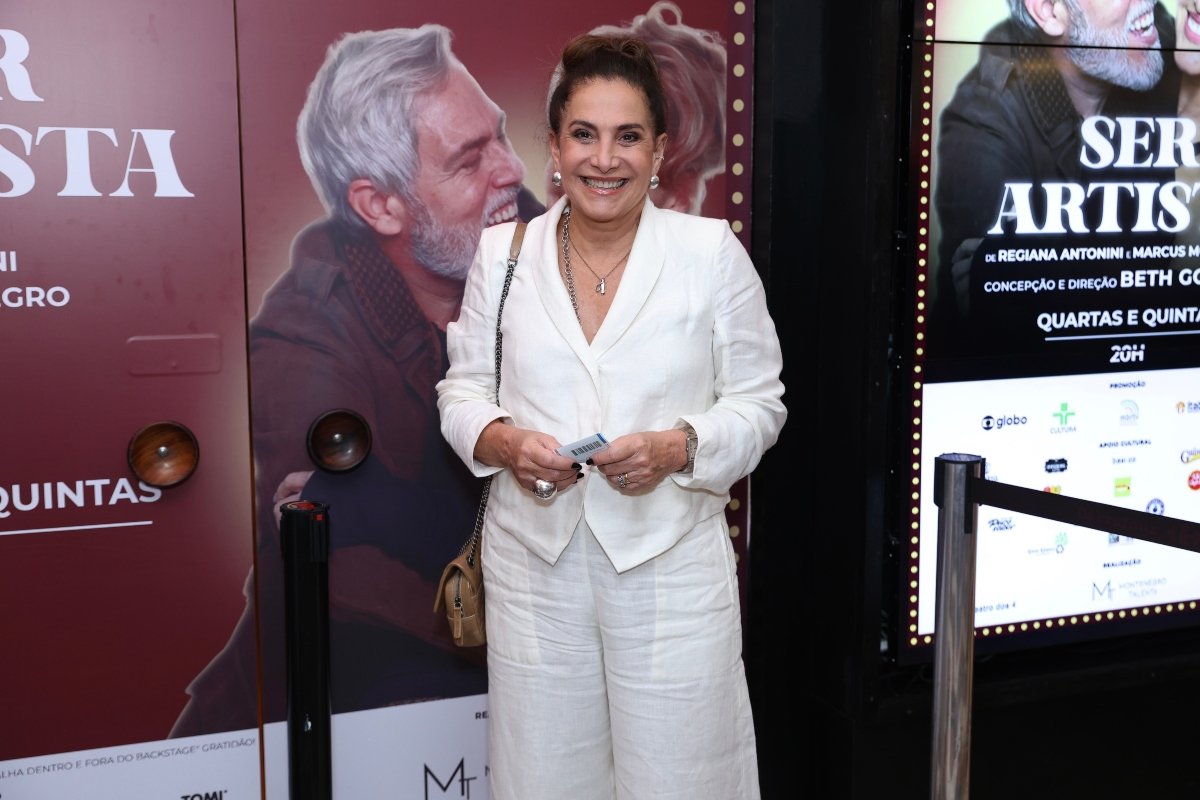 Totia Meirelles de roupa branca