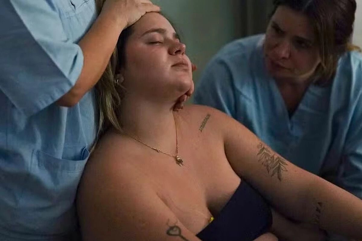 Viih Tube é levada às pressas para o hospital após sofrer complicações pós-parto; Nota de aconselhamento: ‘Ele está na UTI’