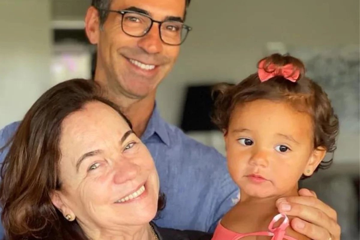 César Tralli mostra como mantém o vínculo da filha com a falecida mãe