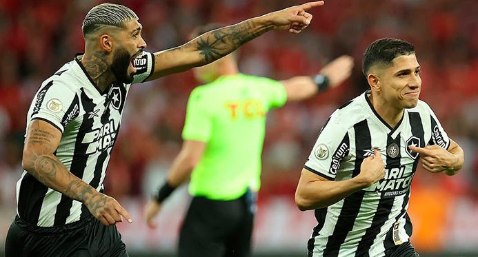 Após vitórias de Botafogo e Palmeiras, confira as chances de título do Brasileirão