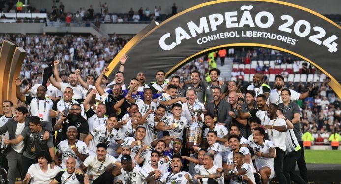 Botafogo faz história e conquista pela primeira vez a Libertadores ao vencer o Atlético-MG por 3 a 1