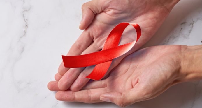 Espírito Santo inicia campanha Dezembro Vermelho para conscientizar sobre HIV/AIDS