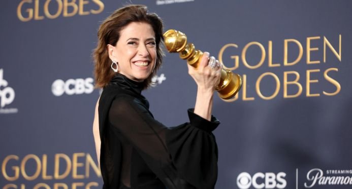 Fernanda Torres vence Globo de Ouro de Melhor Atriz e faz história