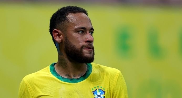 Neymar retorna a Santos depois de 12 anos fora do clube