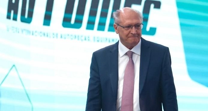 Alckmin deve representar o Brasil em posse do Papa Leo XIV em Roma