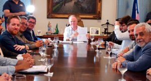 Sinais estaduais Mini contratos de arrendamento de plantas solares para órgãos públicos