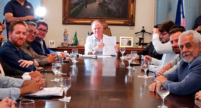 Sinais estaduais Mini contratos de arrendamento de plantas solares para órgãos públicos