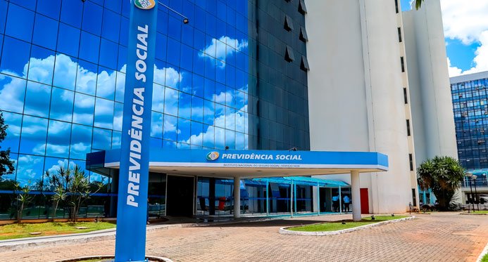 A justiça federal dá 48h ao governo de Lula para explicar a fraude no INSS