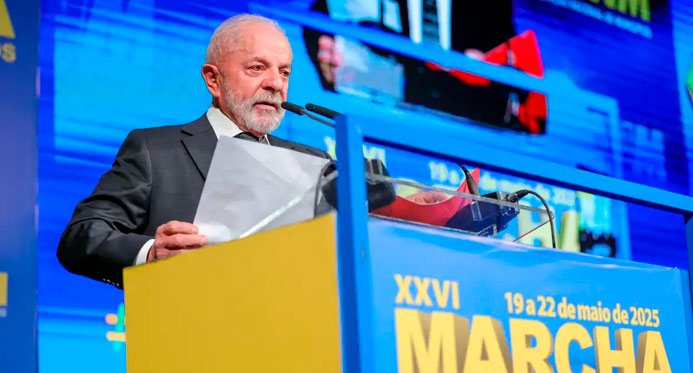 Lula anuncia crédito por reformas e acesso a especialistas