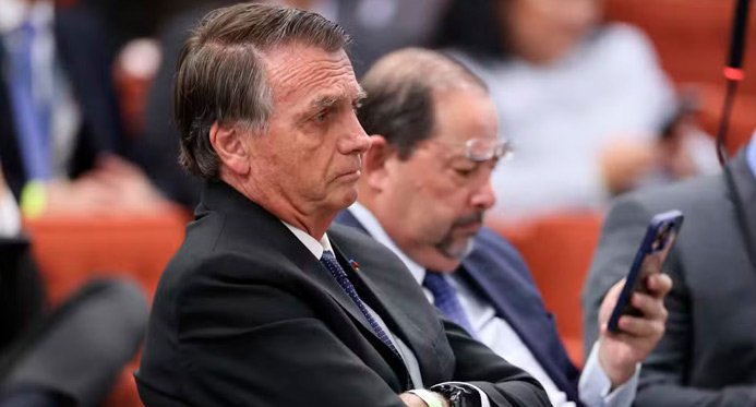 Bolsonaro pede desculpas com a inadimplência e diz que não tem evidências de reclamação contra os ministros