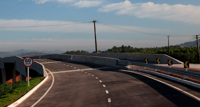 O governo do estado entrega dois novos viadutos em Vila velha