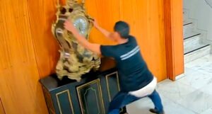 Moraes prendeu o homem que quebrou o relógio histórico de Planalto