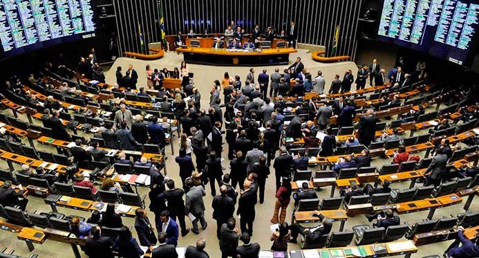 Pesquisa: a maioria dos brasileiros é contra um aumento no número de deputados