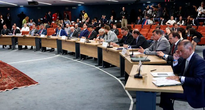 STF PAUSE SESSÃO Depois de ouvir Almir, Torres e Heleno; Bolsonaro Depara as 14:30