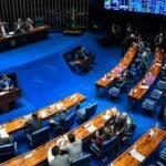 O Senado aprova um projeto de lei que aumenta a sentença por crimes cometidos nas escolas