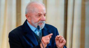 Sem citar Trump, Lula diz que o Brasil não aceita a "interferência" de ninguém