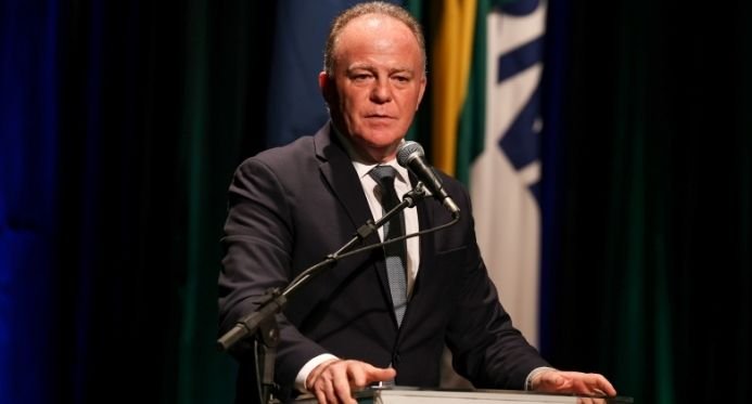 Casagrande critica o 'revés' nas taxas de Trump, que ameaçam a economia