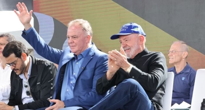 Juntamente com Lula, Casagrande defende a soberania nacional e confirma as melhorias nas estradas