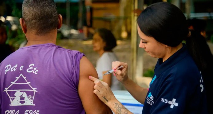 Doenças crônicas agravam infecções respiratórias em idosos, diz o estudo