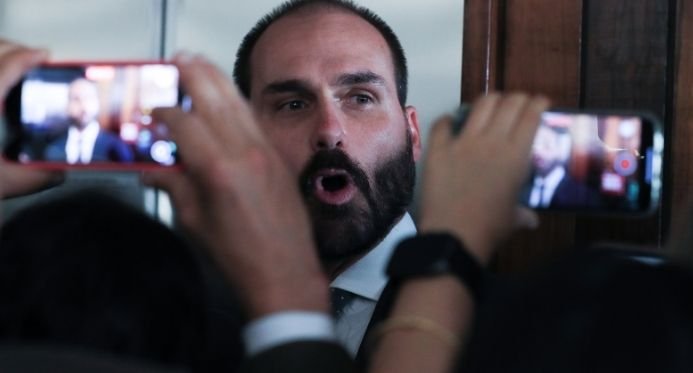 Eduardo Bolsonaro se torna uma meta de ação no STF para a articulação contra o Brasil