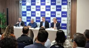 Em Linhares, o governo começa a pagar uma compensação ao desastre de Mariana