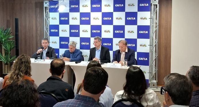 Em Linhares, o governo começa a pagar uma compensação ao desastre de Mariana