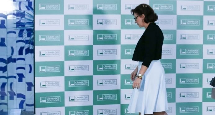 Entenda a situação de Carla Zambelli após a prisão na Itália