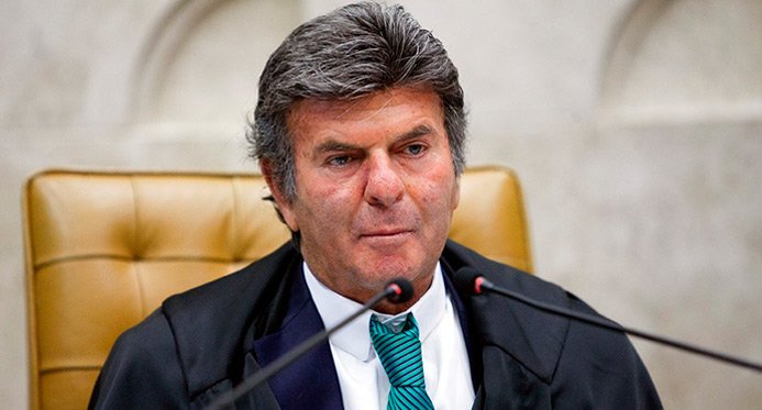 Fux diverge do padrão e votos contra as precauções impostas a Bolsonaro
