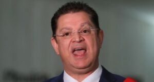 O líder do PL estabelece que o Congresso dificulta a compensação para as vítimas de fraude do INSS.