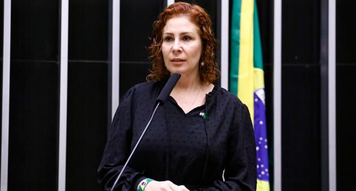 Moraes pede a Agu para tomar medidas para a extradição de Zambelli