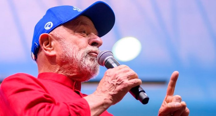 "Não é um gringo que dará ordem a este presidente", diz Lula