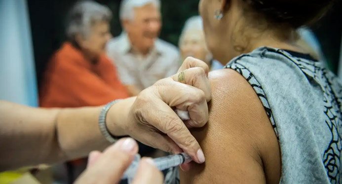 Es Health envia SMS para os idosos que não vacinaram contra a gripe