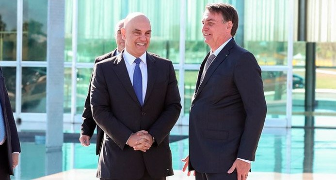 Pesquisa: 51% aprova a prisão em casa de Bolsonaro e 53% consideram que as moras atuam dentro da lei