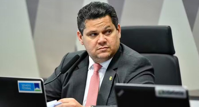 O álcool diz que não irá guiar a acusação de Moraes