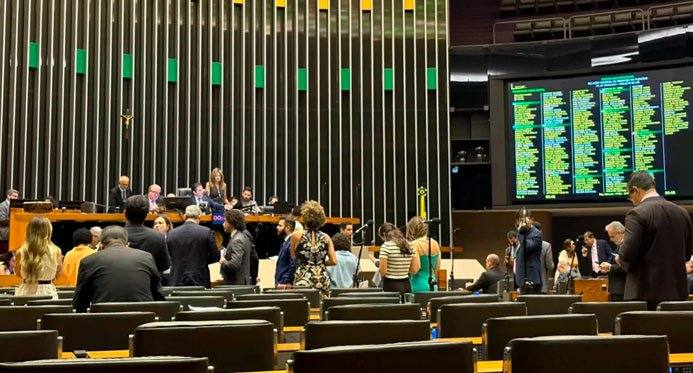 A câmera aprova a urgência de se isentar quando ganha até R $ 5.000
