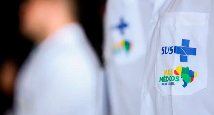 Use revogações o visto de brasileiros que participaram da criação do programa médico mais